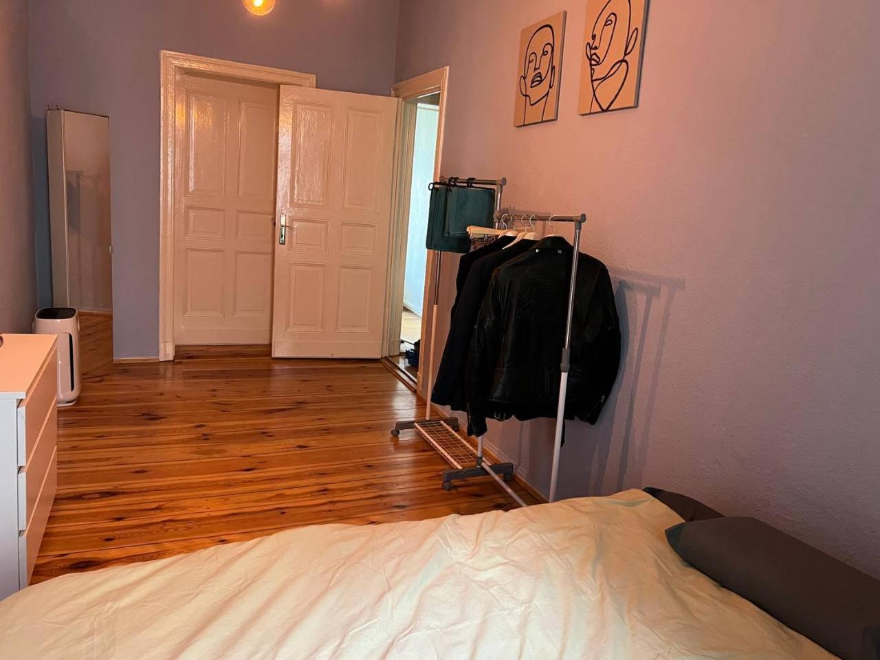 Stylish 2-Room Apartment With Balcony Next To East Side Gallery Берлин Екстериор снимка