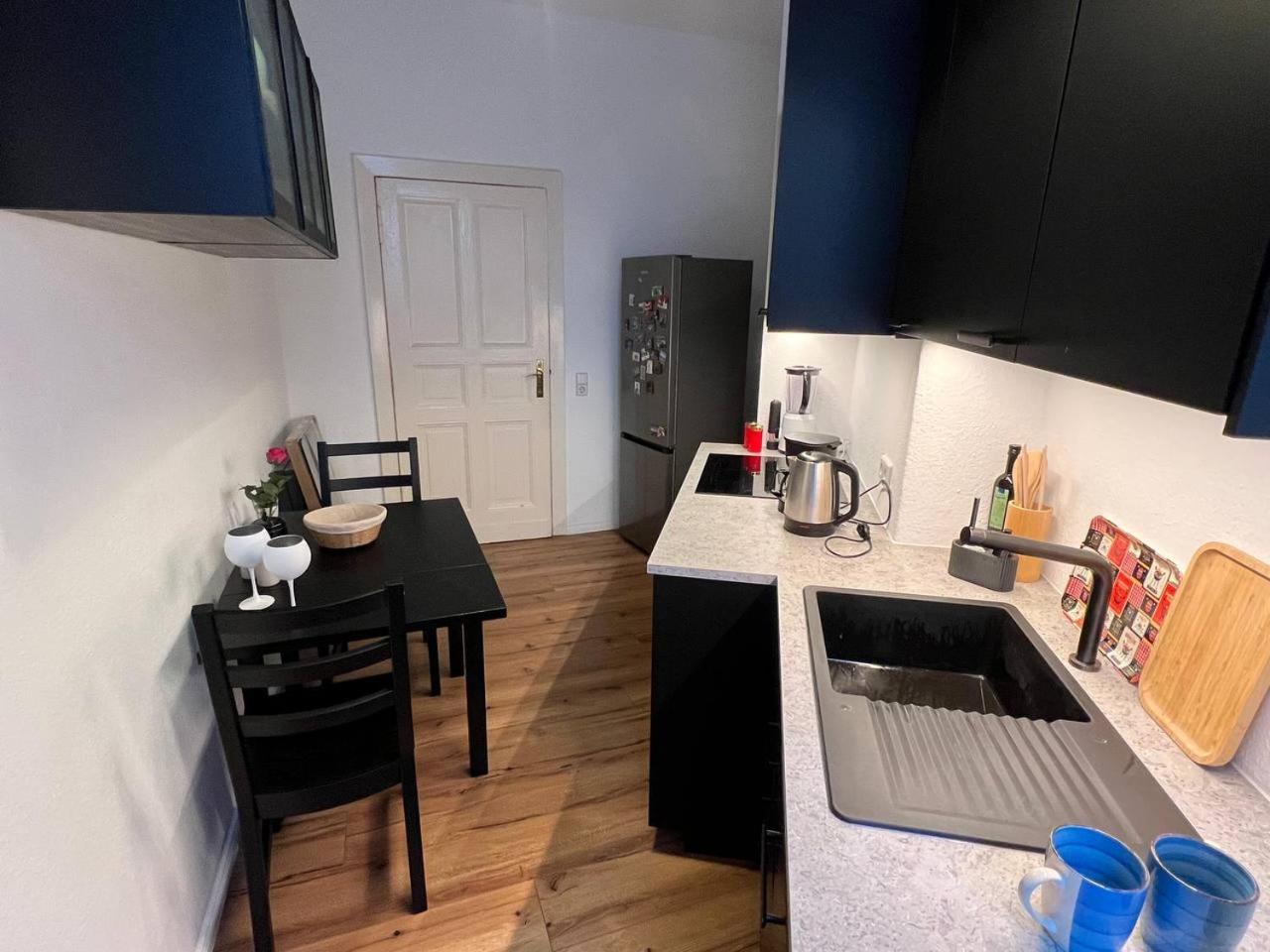 Stylish 2-Room Apartment With Balcony Next To East Side Gallery Берлин Екстериор снимка