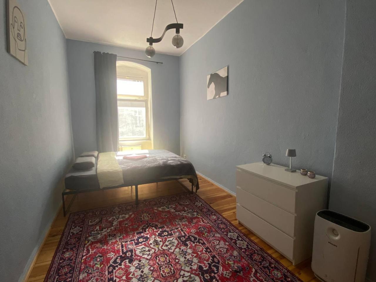 Stylish 2-Room Apartment With Balcony Next To East Side Gallery Берлин Екстериор снимка